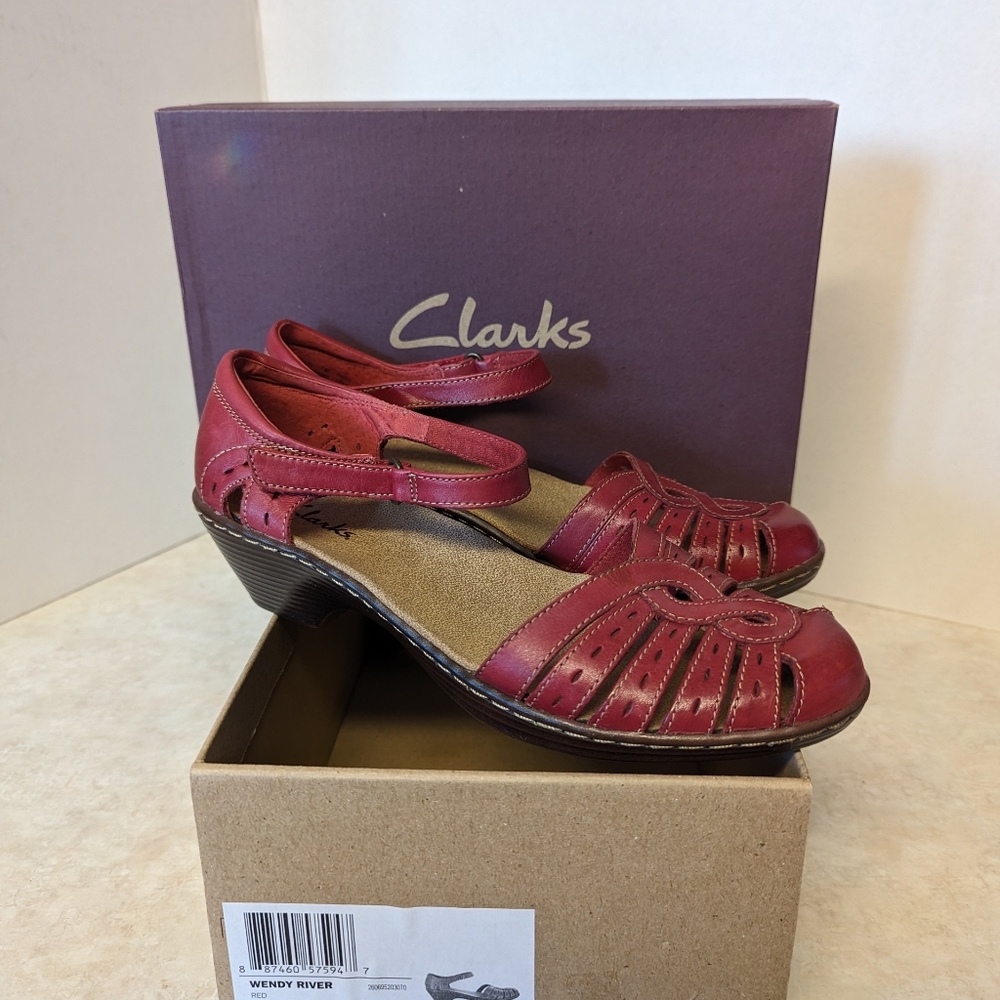 CLARKS Wendy River Red Leather Mary Jane Kitten Heel Sandals 7M